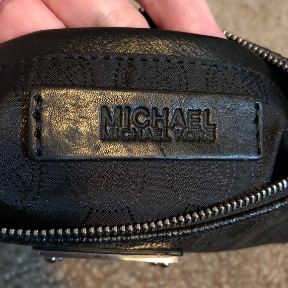 ***NOT FOR SALE***Michael Kors Signature Large Wristlet Clutch - Picture 7 of 8